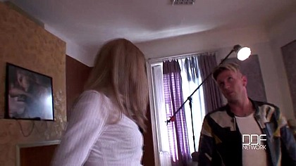 cum & see a blowjob backstage set! (Choky Ice, Cindy White)