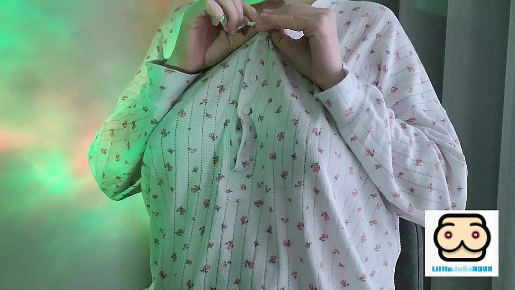 Смокчи мої величезні сиськи (Littlejolieroux) suck my enormous tits (Littlejolieroux)