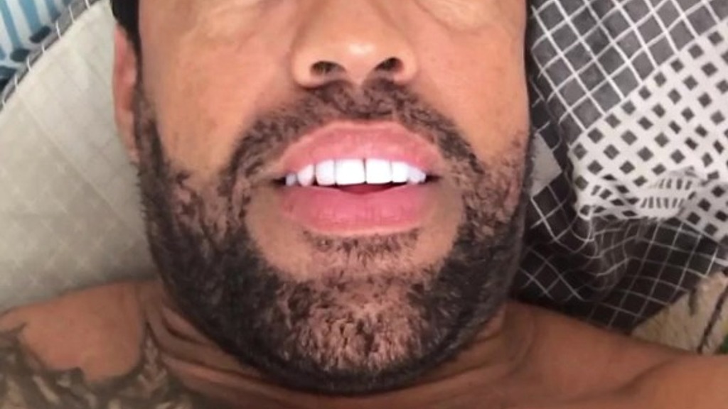 homem negro e peludo com uma africana linda rasgando seu belo cuzinho sem camisinha (Kisy Bolt, Bolt Jones) homem negro e peludo com uma africana linda rasgando seu belo cuzinho sem camisinha (Kisy Bolt, Bolt Jones)