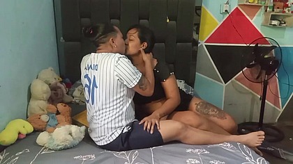 I have lesbian sex with my classmate while talking to our teacher