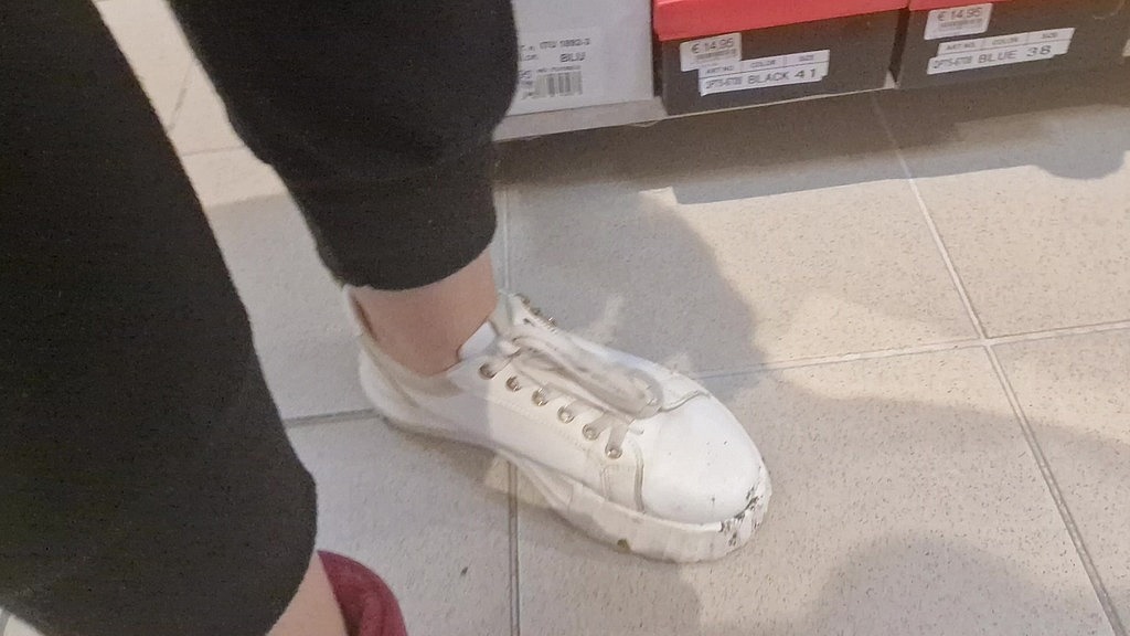 dirty sneakers dirty feet in a public store 4k (Nicoletta Embassi) dirty sneakers dirty feet in a public store 4k (Nicoletta Embassi)