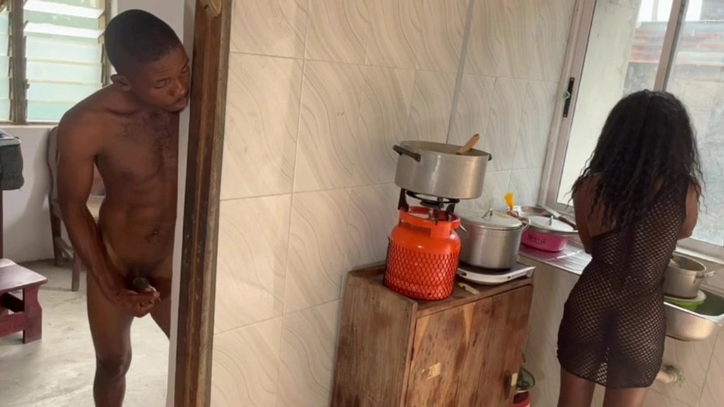 pussy squirt in the kitchen (Harveyxbush, Blackpussy) pussy squirt in the kitchen (Harveyxbush, Blackpussy)