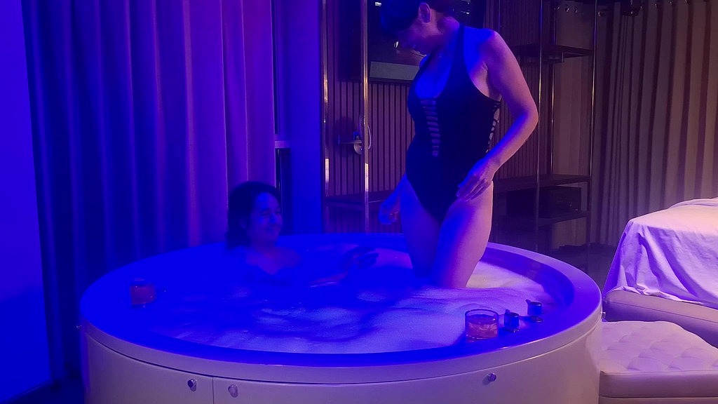 Margaritahot, Luiselfollador: llevo a una amiga con derechos a un jacuzzi para relajarnos y me la culeo bien rico, relax total. (AnalVids.com) llevo a una amiga con derechos a un jacuzzi para relajarnos y me la culeo bien rico, relax total. (Margaritahot, Luiselfollador)
