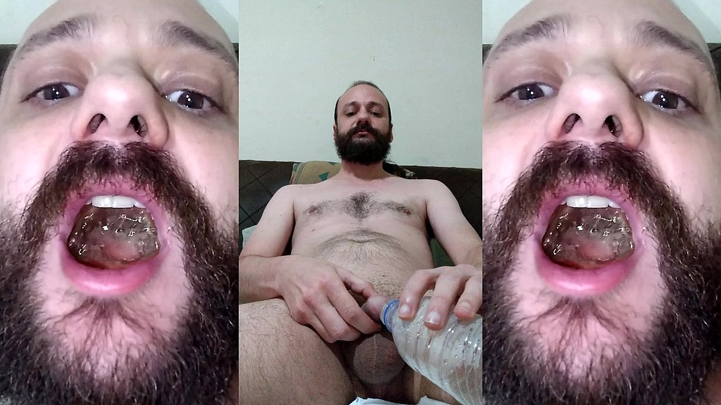 bebendo 2 doses. (Hugles_Andre) bebendo 2 doses. (Hugles_Andre)
