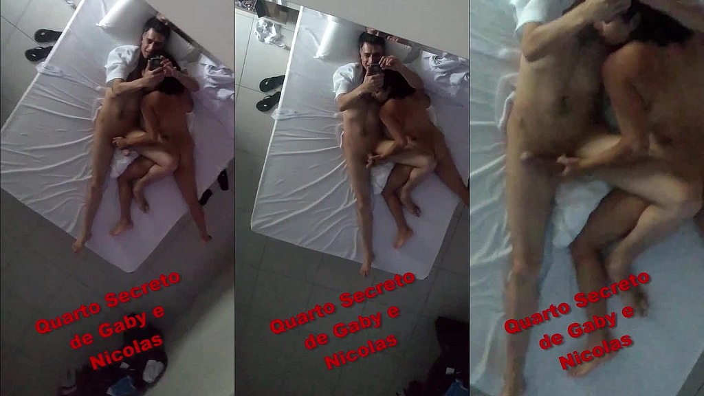 e olha so a gaby, passando marcha no cambio do nicolas... (Gabyy, Nicolas) e olha so a gaby, passando marcha no cambio do nicolas... (Gabyy, Nicolas)