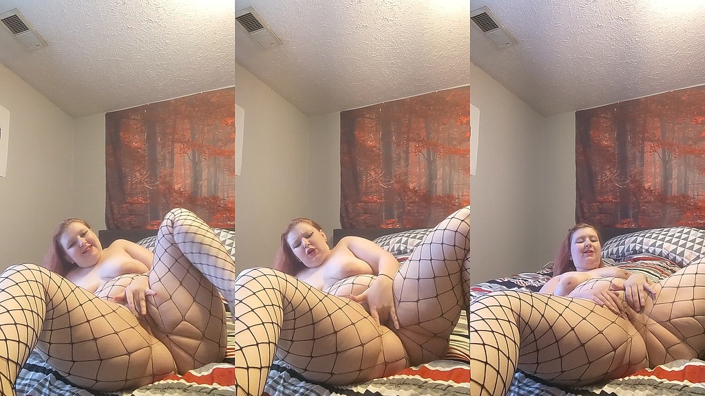 masturbating in mesh pantyhose (Sophia Sinclair) masturbating in mesh pantyhose (Sophia Sinclair)