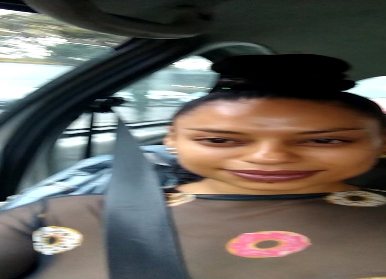 Meche Candela "Blusita Transparente Con Mis Pezoncitos Paraditos"