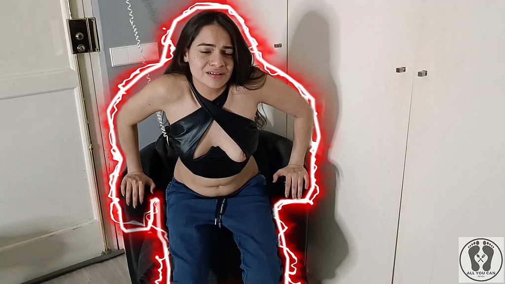 house burglar buttcrack was electrocuted in the chair (Ana Spears) house burglar buttcrack was electrocuted in the chair (Ana Spears)
