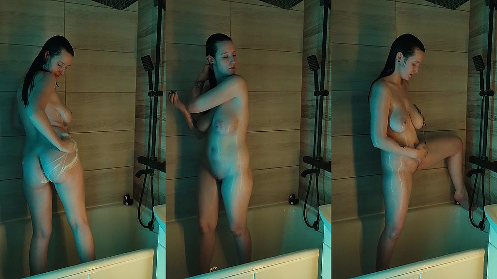 see how i wash my sexy body (Terefur) see how i wash my sexy body (Terefur)