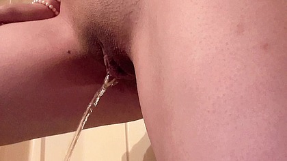 pee in the bathtub sexy funny