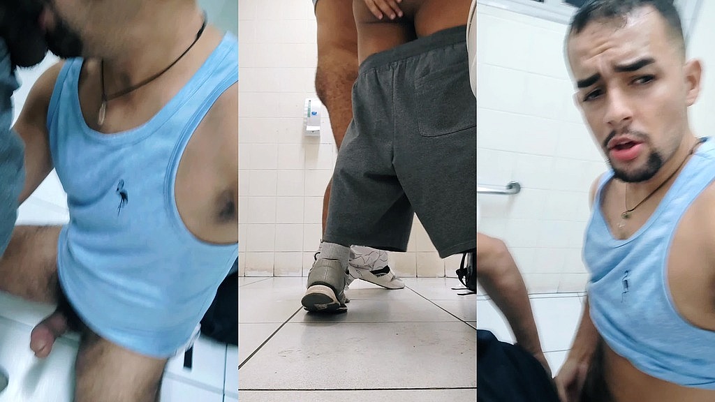 favelado dotado fodendo com playboy no banheiro publico. (Lendro Delao, Socyal Sem Camisa) favelado dotado fodendo com playboy no banheiro publico. (Lendro Delao, Socyal Sem Camisa)