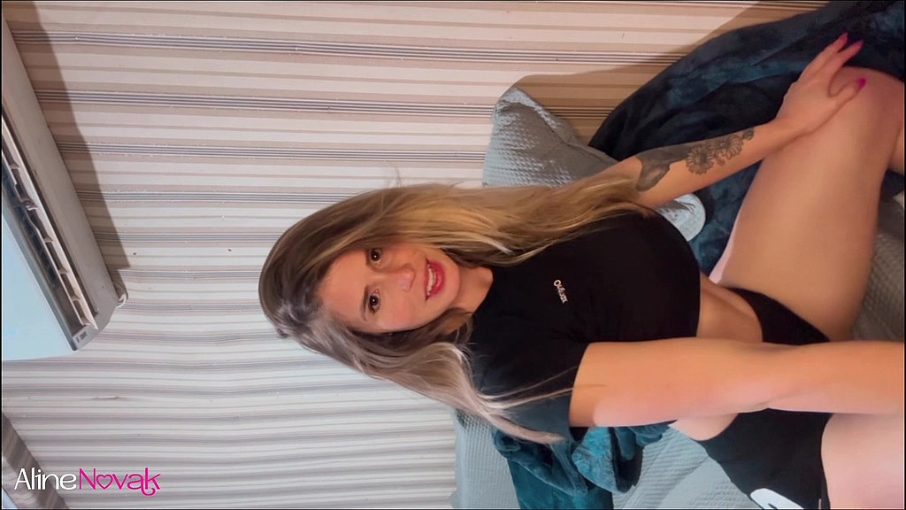 novinha rebola o bundao e exibe a bucetinha rosa deliciosa (Aline Novak) novinha rebola o bundao e exibe a bucetinha rosa deliciosa (Aline Novak)