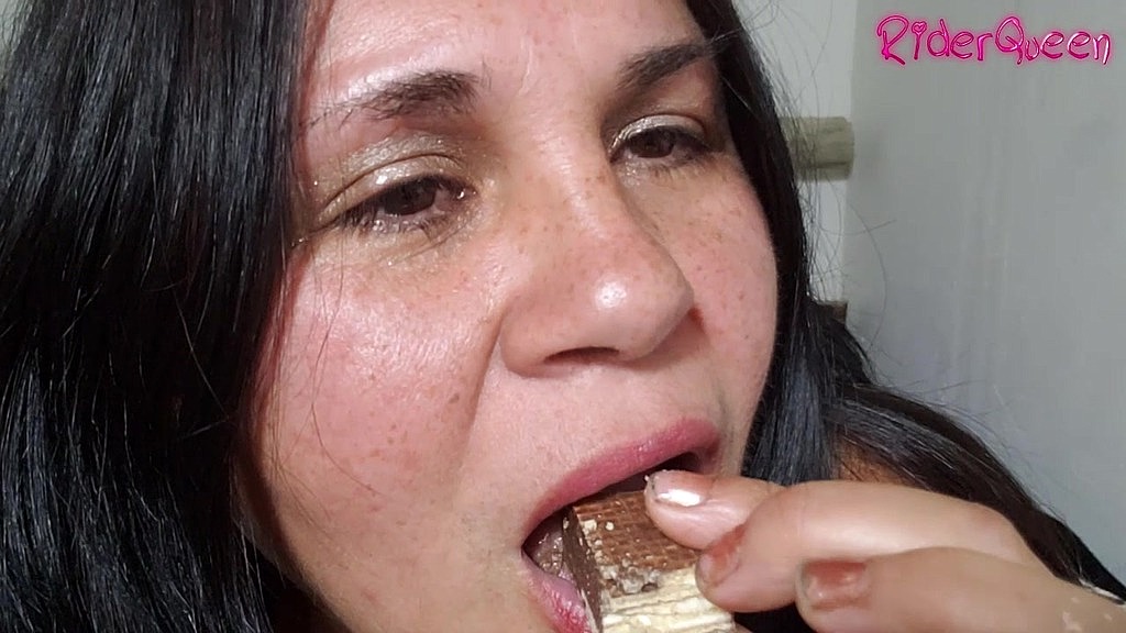bbw eating after recording something for hours (Rq Ok) bbw eating after recording something for hours (Rq Ok)