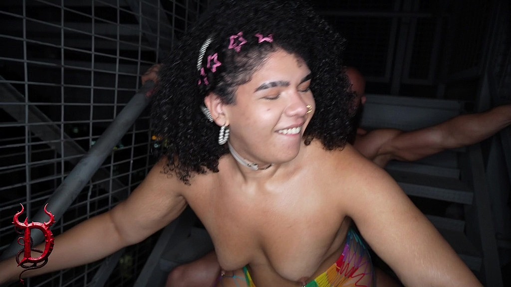 fodendo a vizinha na escada do predio ate ela gemer alto (Sofie Lollipop, Dante Greco) fodendo a vizinha na escada do predio ate ela gemer alto (Sofie Lollipop, Dante Greco)
