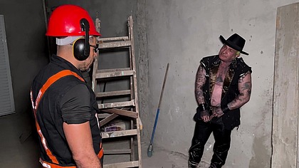 ERA SOMENTE PARA REFORMAR O APARTAMENTO E O PEDREIRO ACABOU SE RENDENDO AOS FETICHES DO RICACO.