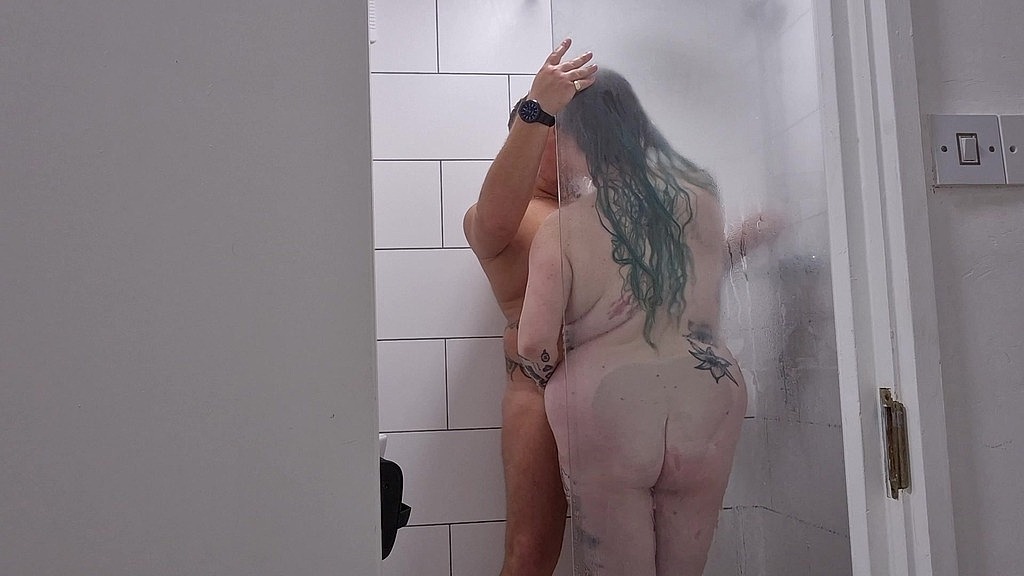 quick shower bj (Bambi Beauty, MrPorkPie69) quick shower bj (Bambi Beauty, MrPorkPie69)