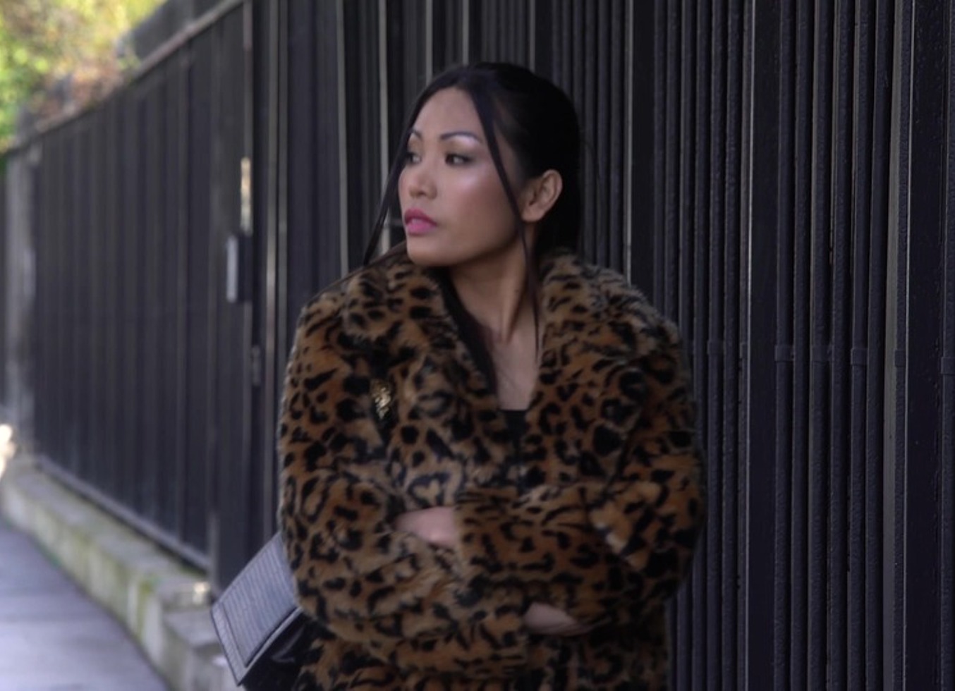 Ils Ramassent Une Pute Thailandaise A Paris