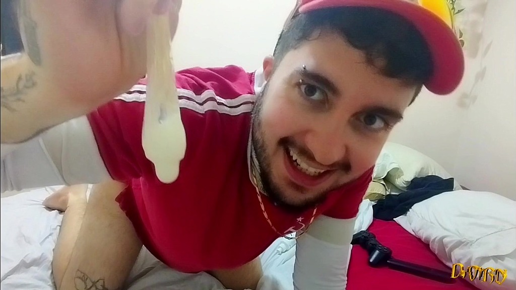 perdi de proposito no videogame pro meu amigo comer meu cuzinho (Dorn, Laio) perdi de proposito no videogame pro meu amigo comer meu cuzinho (Dorn, Laio)