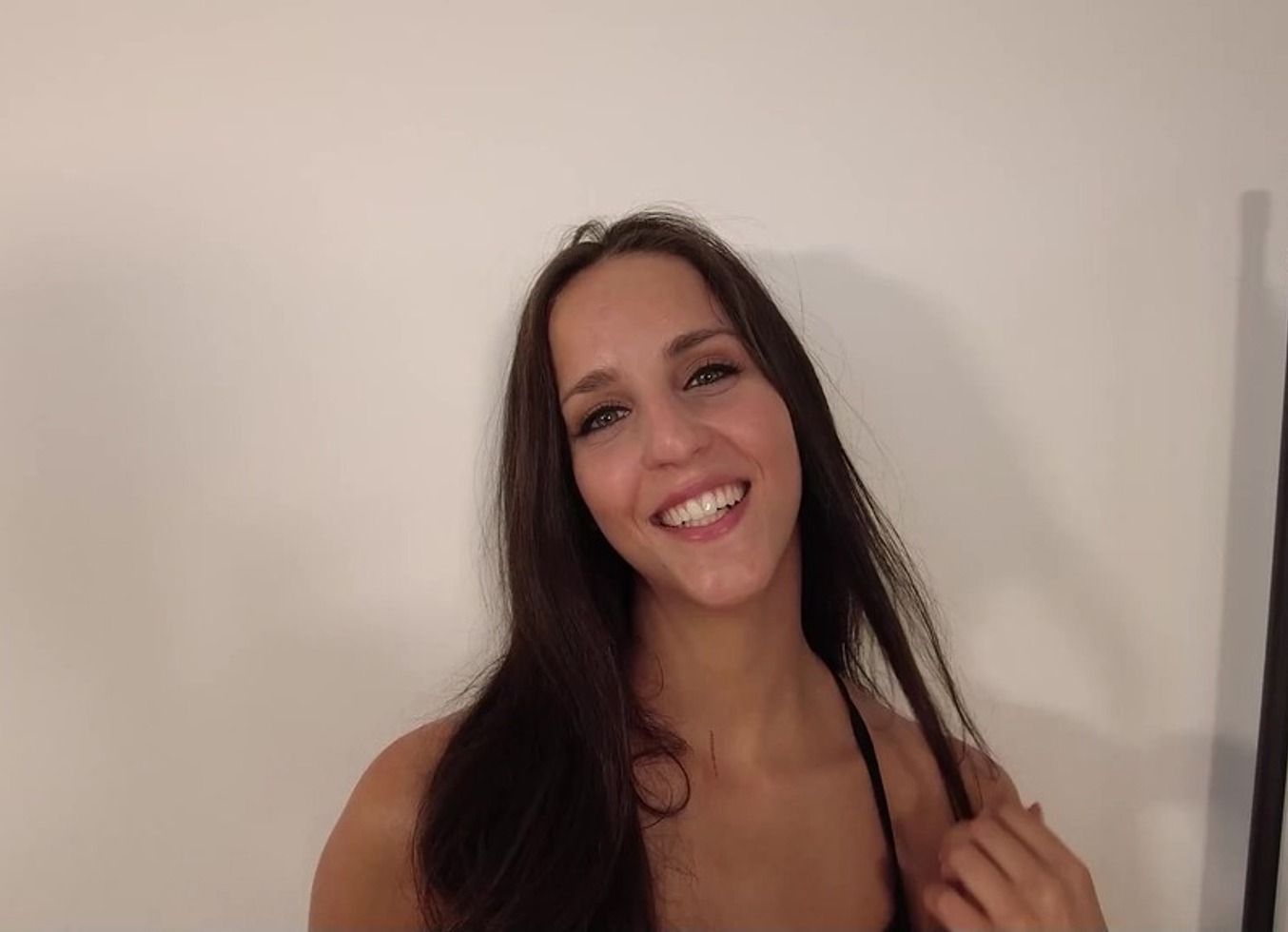 192 - 1 Babe Fucks For Creampie