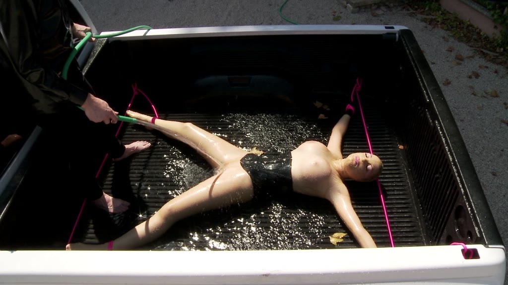 lucy in the water with latex! (Latex Lucy, Kristien)