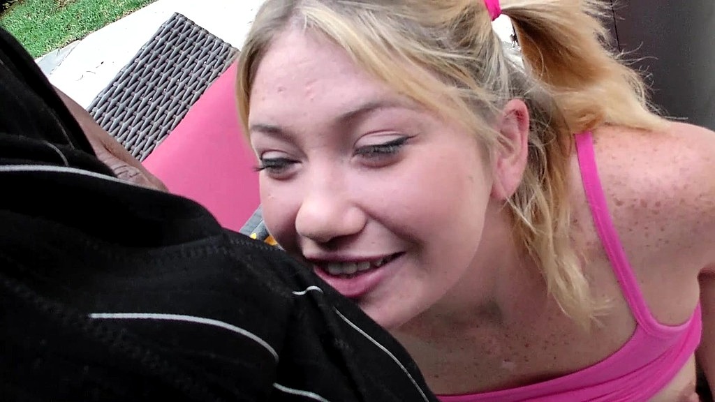 Zelda Morrison deep throats Sean Michaels BBC outdoors
