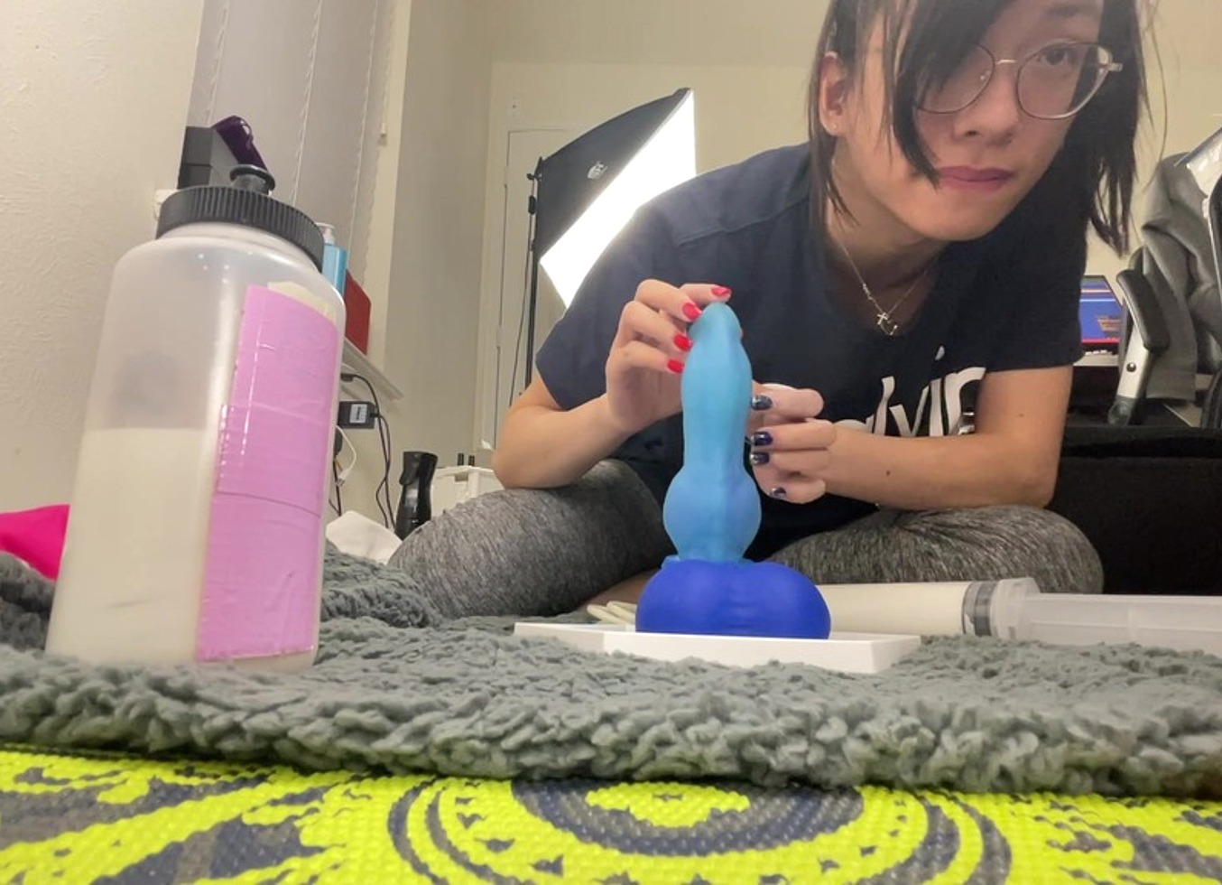 Big Blue Wolf Dildo Creampies Trans Lilia Lust's Bussy!