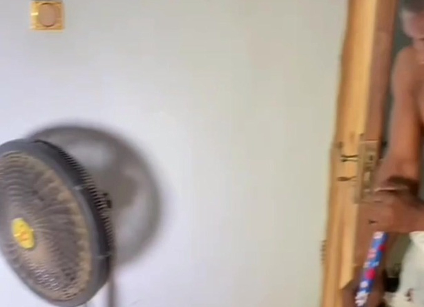 My Step Mum Ask Me To Give Her A Very Sweet And Hard Fuck, I Had No Choice Than To Obey
