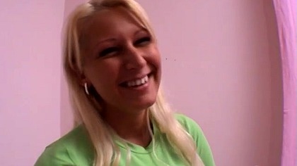 big toe gets a blowjob! (Jenny P)