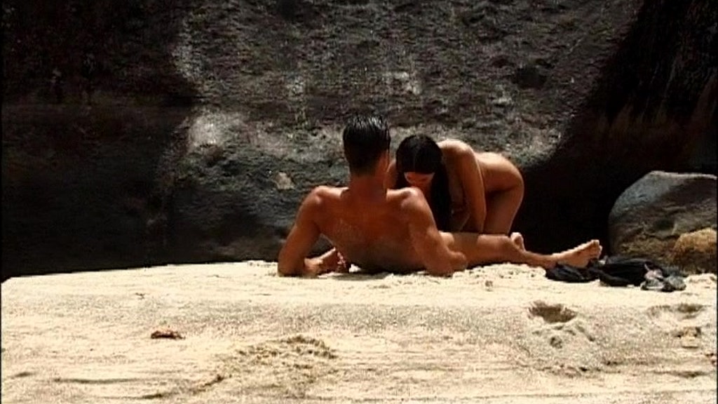 Yasmine likes to fuck in paradise
