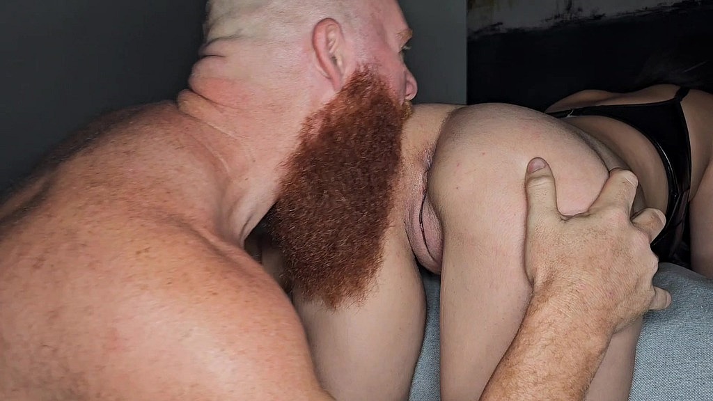 being the surprise prize for this big guy (Thor Johnson, JadeMercury) being the surprise prize for this big guy (Thor Johnson, JadeMercury)