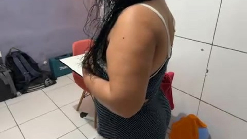 morena antes de pegar ela de quatro ela pede para eu se masturbar para depois meter na sua xota (Minha morena, Comedor oficial5) morena antes de pegar ela de quatro ela pede para eu se masturbar para depois meter na sua xota (Minha morena, Comedor oficial5)