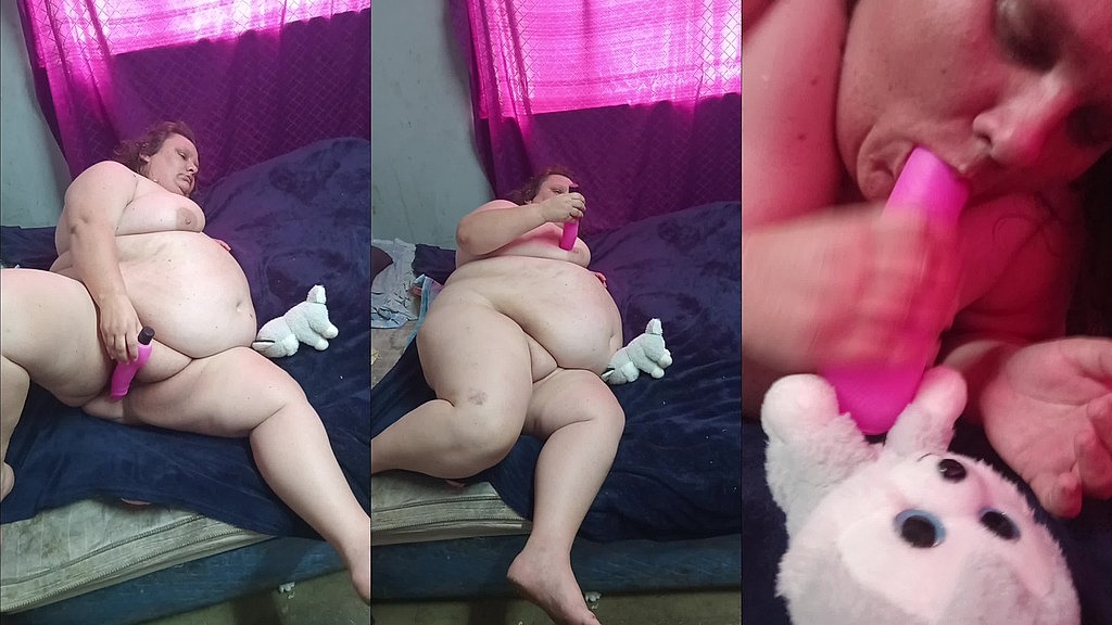 solo milf stacy masterbate with pink vibrator , teddybear gets a blowjob (Stacy123) solo milf stacy masterbate with pink vibrator , teddybear gets a blowjob (Stacy123)