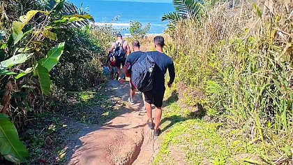 Pelados e fodidos orgia na praia fodendo na praia - Parte 01