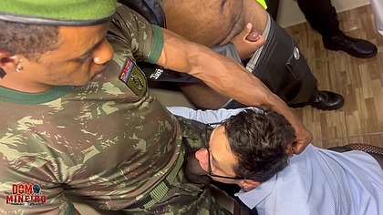 Funcionarios Fazendo Orgia com o Chefe Apos o Expediente