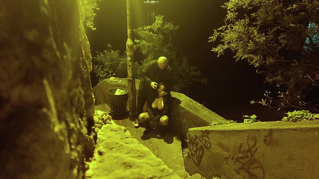 смоктати його член зовні (Шльондра-матуся щастя, щастя) sucking his cock outside (Slut Mommy Happiness, Happi)