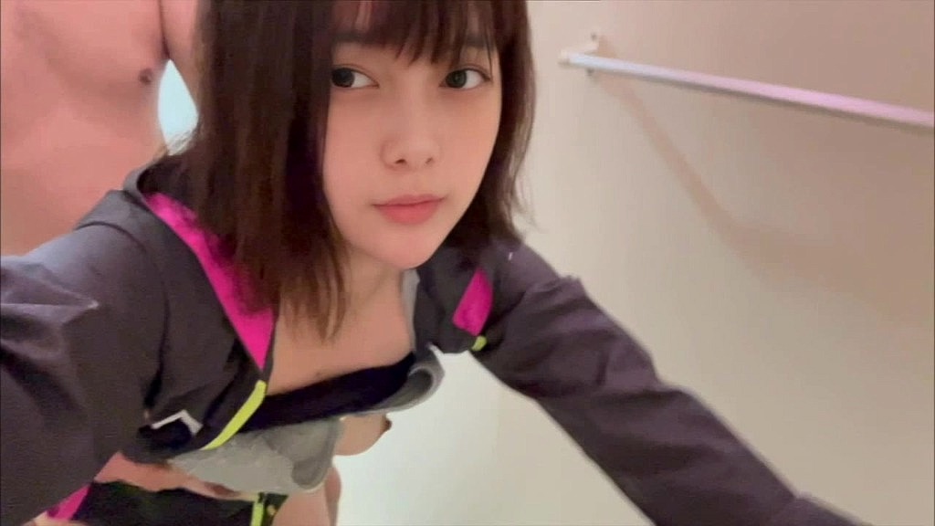 彼女がいる男友達を誘って沢山おまんこに射精してもらいました…。 (Момока, Ноно) 彼女がいる男友達を誘って沢山おまんこに射精してもらいました…。 (Momoka, Nono)