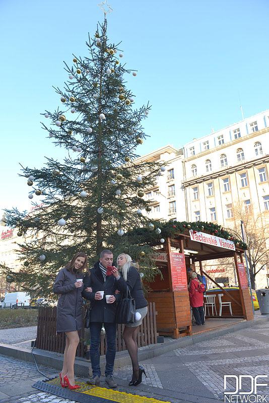 Christmas Blowjob - A Dick To Blow And An Anus To Lick #2