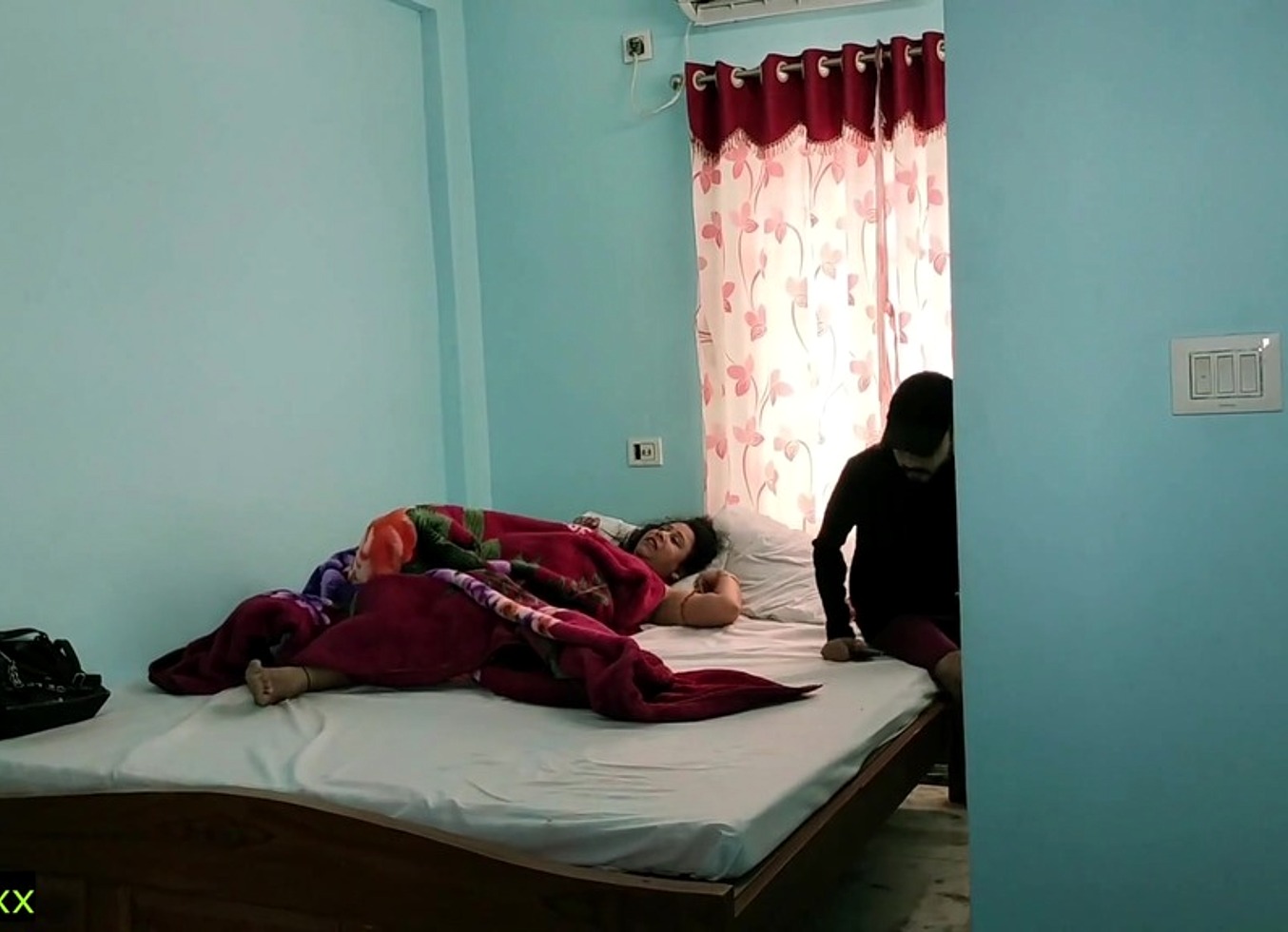 Indian Rich Housewife Fucking With Delivery Boy! Husband Don't Know!