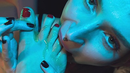 Please Suck My Sticky Toes