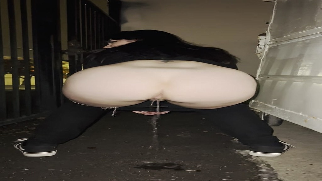 public piss slut (Keira Croft) public piss slut (Keira Croft)