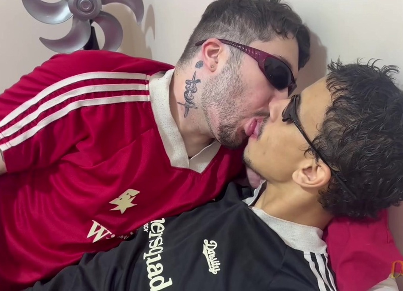 Amigo De Verdade Se Fode Junto