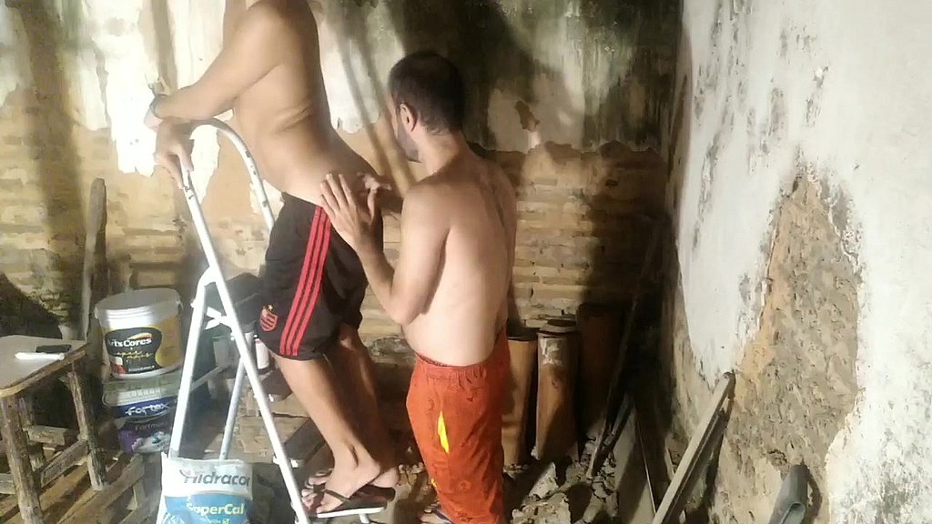 quando o engenheiro se atrasa, meu padrastro fiscaliza cuidadosamente a obra pra saber o que estou fazendo (Caio Vilar, Miguelltrajano) quando o engenheiro se atrasa, meu padrastro fiscaliza cuidadosamente a obra pra saber o que estou fazendo (Caio Vilar, Miguelltrajano)
