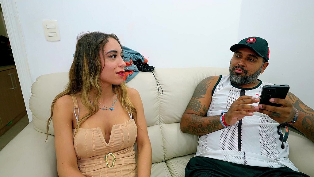 o padrasto safado filmou escondido a foda dele com a novinha no quarto dela (Jeff Black, Priscila Belini) o padrasto safado filmou escondido a foda dele com a novinha no quarto dela (Jeff Black, Priscila Belini)