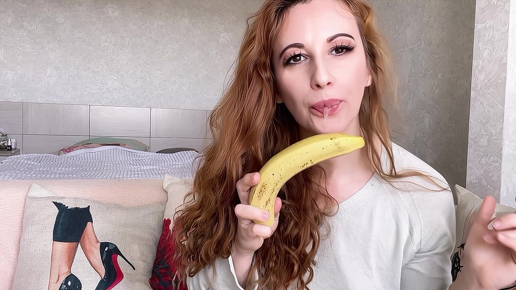 sexy banana tongue seduction (MayaHoly) sexy banana tongue seduction (MayaHoly)