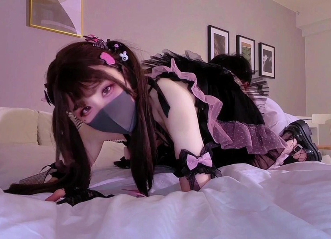 Diao Pi De Nu Peng You Yu Qin Gu Zong Gu Yi Gou Yin ,Zai Da You Xi De Shi Hou Bei Hen Hen De Hou Ru