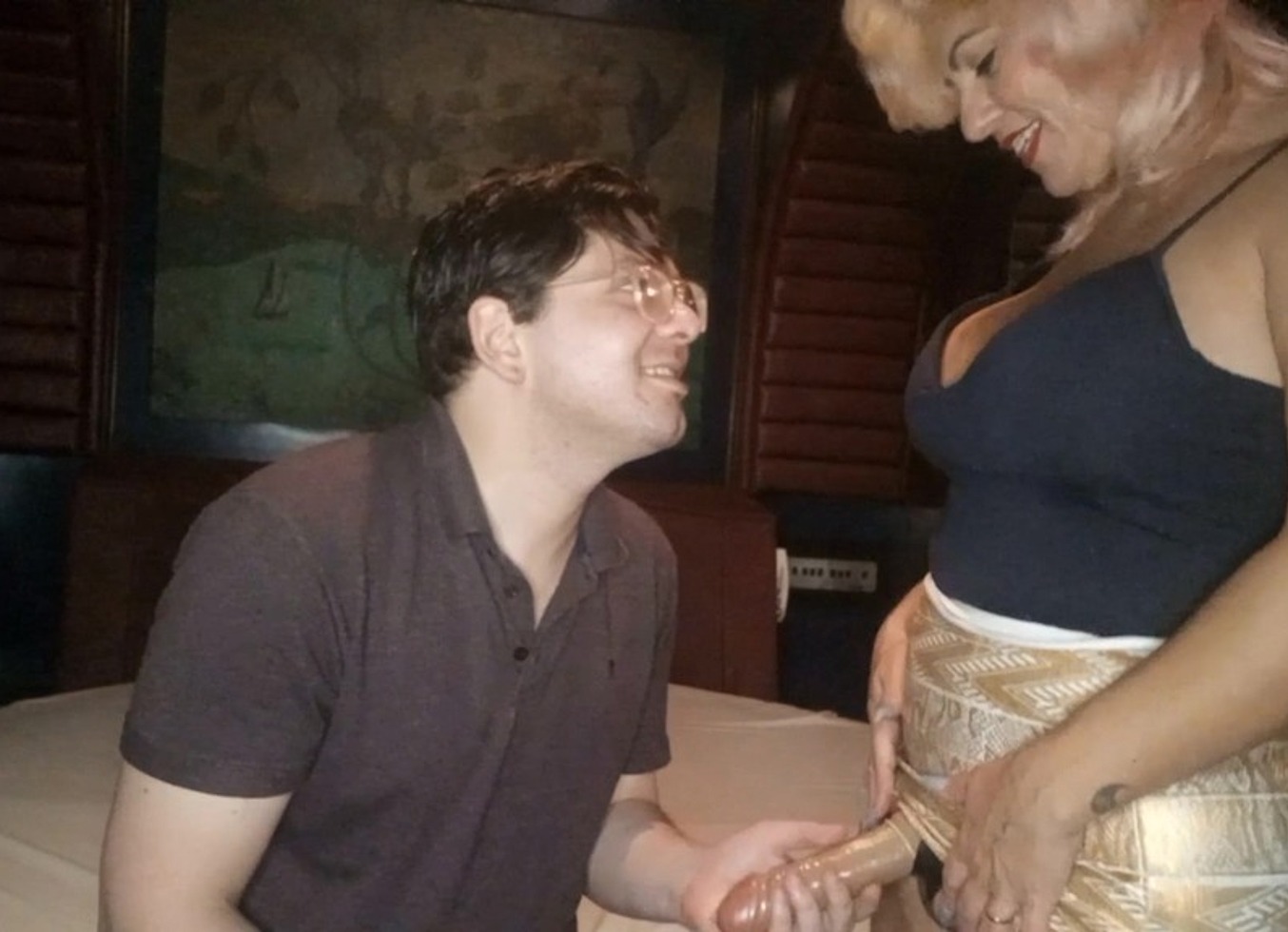 Charlie O Nerd Nao Comeu A MILF Mas Deu O Cu Gostoso