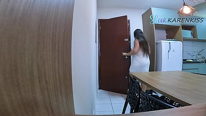 VIZINHO BATEU NA MINHA PORTA E RECEBI SO DE TOALHA- KARENKISS