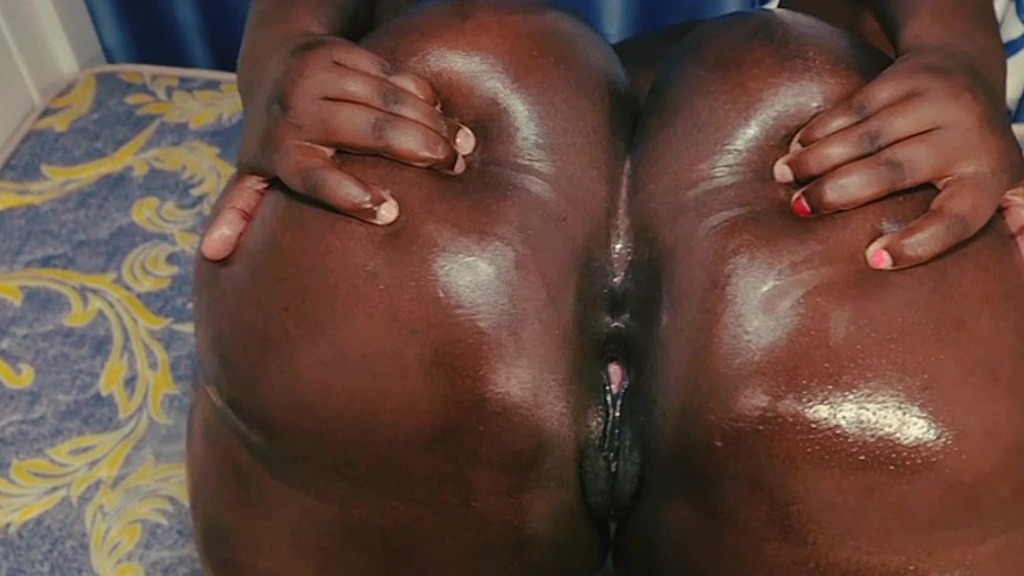 велика чорна дупа ssbbw поширює мудак і пукає (Onceuponafreak, Anna Bigbooty) big black ass ssbbw spreads asshole and farts (Onceuponafreak, Anna Bigbooty)