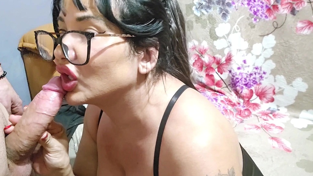 minha amiga nerd chupadeira. (Jhonny, Bianca Naldy, Jhonny Hot1) minha amiga nerd chupadeira. (Jhonny, Bianca Naldy, Jhonny Hot1)