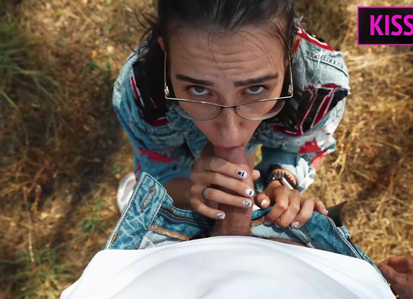 Public Agent No Helps Babe Find Losted Phone, But Fucked Her For Comforts